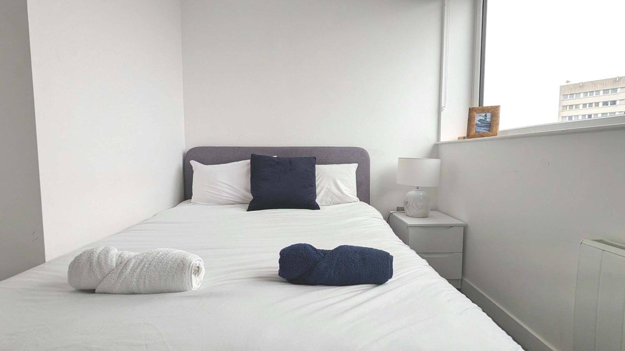 Luxury 2 Bed Apt - 15 Mins To Solihull Centre *