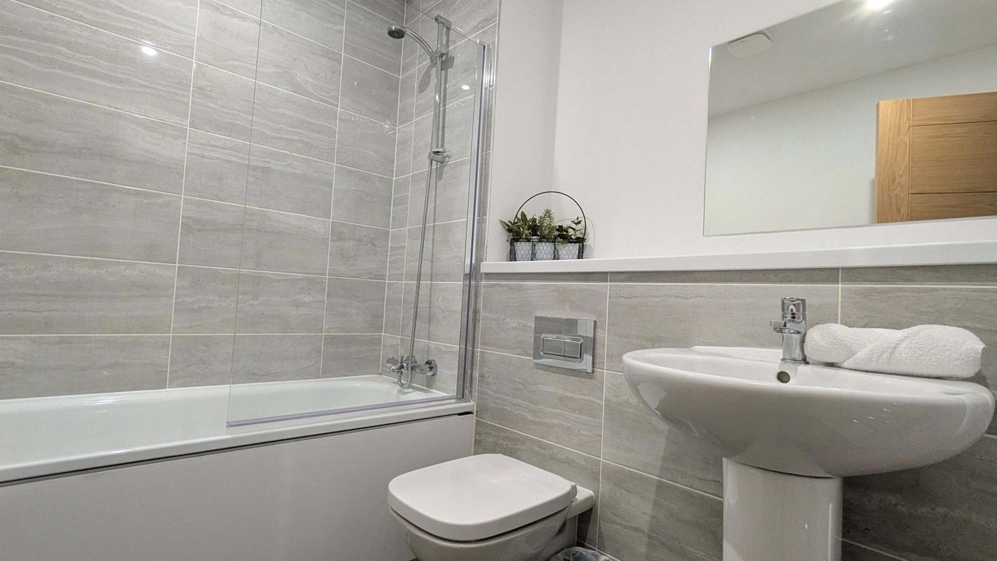Apartment Luxury 2 Bed Apt - 15 Mins To Solihull Centre